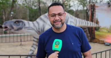“Vale dos Dinossauros” encanta famílias no Parque Bernardo Berneck com entrada gratuita em Várzea Grande