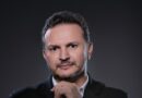 Fabricio Carvalho lança obra que investiga como as Big Techs moldam os sentidos do presente