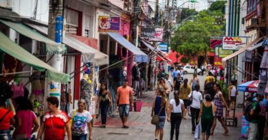 Dezembro tem horários estendidos nas lojas de Cuiabá e Várzea Grande até o fim do mês