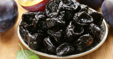 Ameixa seca ajuda a frear a perda de massa muscular após os 45 anos, revela estudo