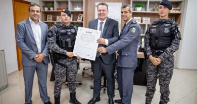 ALMT homenageia cabo da PM por atuação que evitou novas mortes após feminicídio em Cuiabá