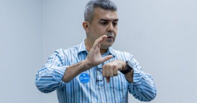 Alunos da rede municipal são contemplados com aulas de libras após parceria da Prefeitura de Cuiabá com a UFMT