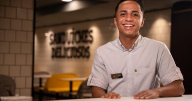 Arcos Dorados se consolida como ponte para o primeiro emprego formal para jovens, em um contexto em que o acesso ao mercado de trabalho está cada vez mais difícil