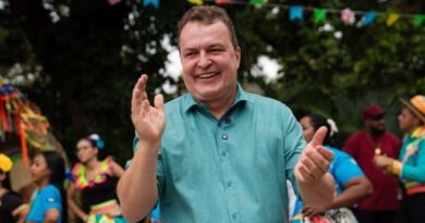 Max é homenageado por grupos de siriri e reforça compromisso com a cultura de Mato Grosso