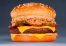 McDonald’s e Red Bull lançam ‘O Pit Stop Perfeito’ com chegada do Red Bull Blue Raspberry Energizer ao Brasil